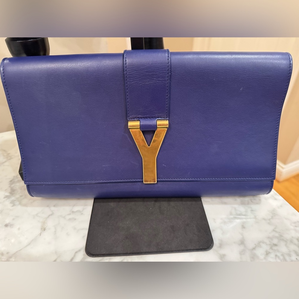 Saint Laurent - Classic Y Ligne Clutch Blue Leather - EUC